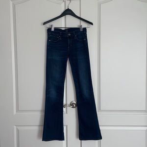 SLIM BOOTCUT JEANS! SIZE26 NEVER WORN